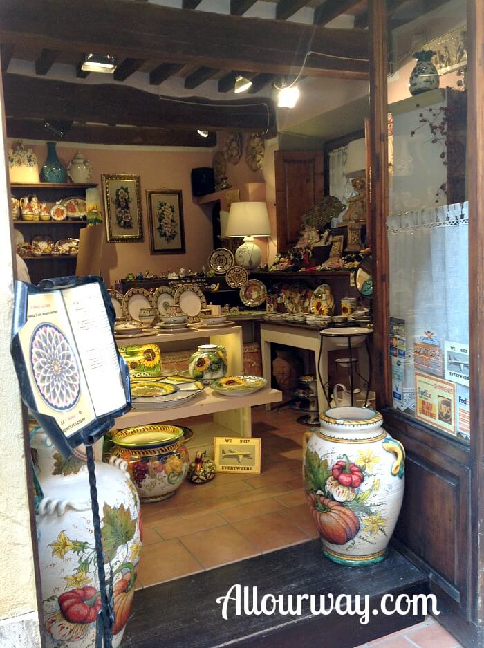Mojolica, Faenza, pottery, Italy