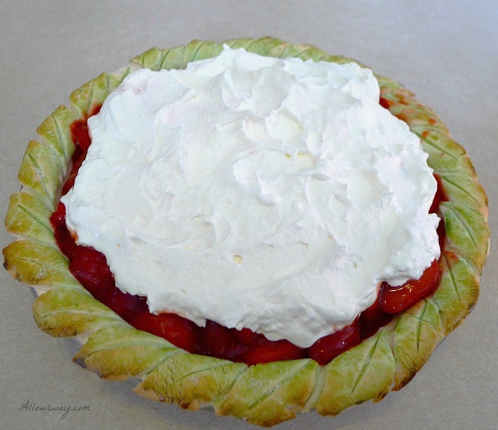 An Exceptional Thanksgiving Menu with Strawberry Pie with Whipped Cream @allourway.com