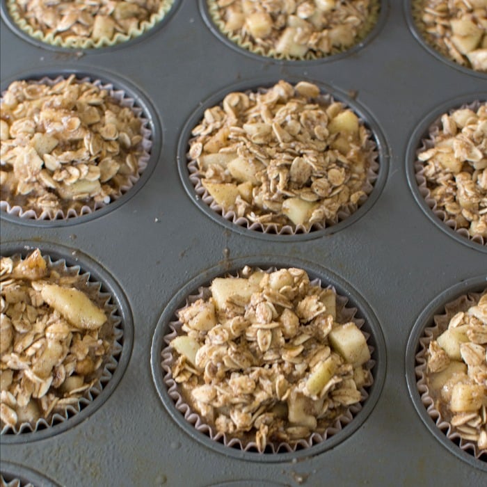 Cinnamon Apple Oatmeal Breakfast Muffins are ready to bake @allourway.com