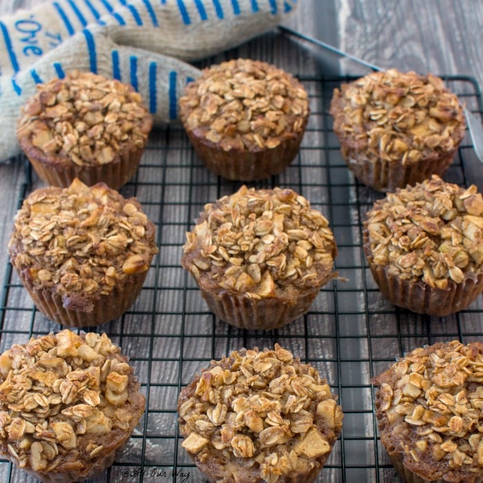 Cinnamon Apple Breakfast Oatmeal Muffins are an energy boost @allourway.com