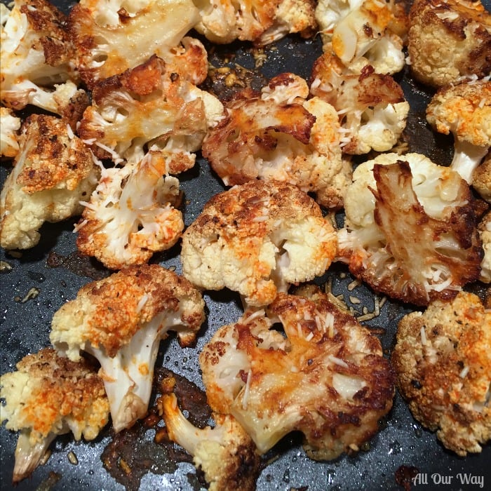 Buffalo Cauliflower Bites - Spicy, smoky, appetizing and irresistible. Delicious as an appetizer or vegetable side. 