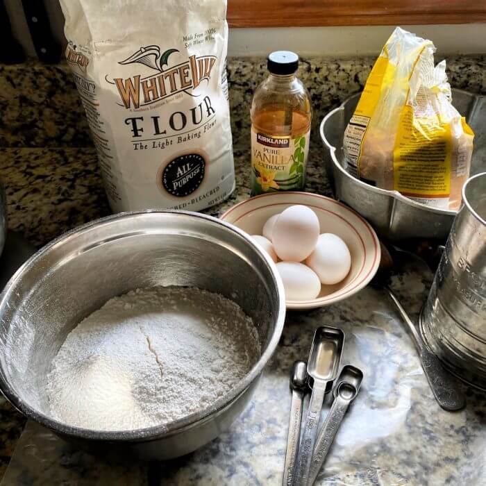 Caramel Pecan Cake Ingredients 