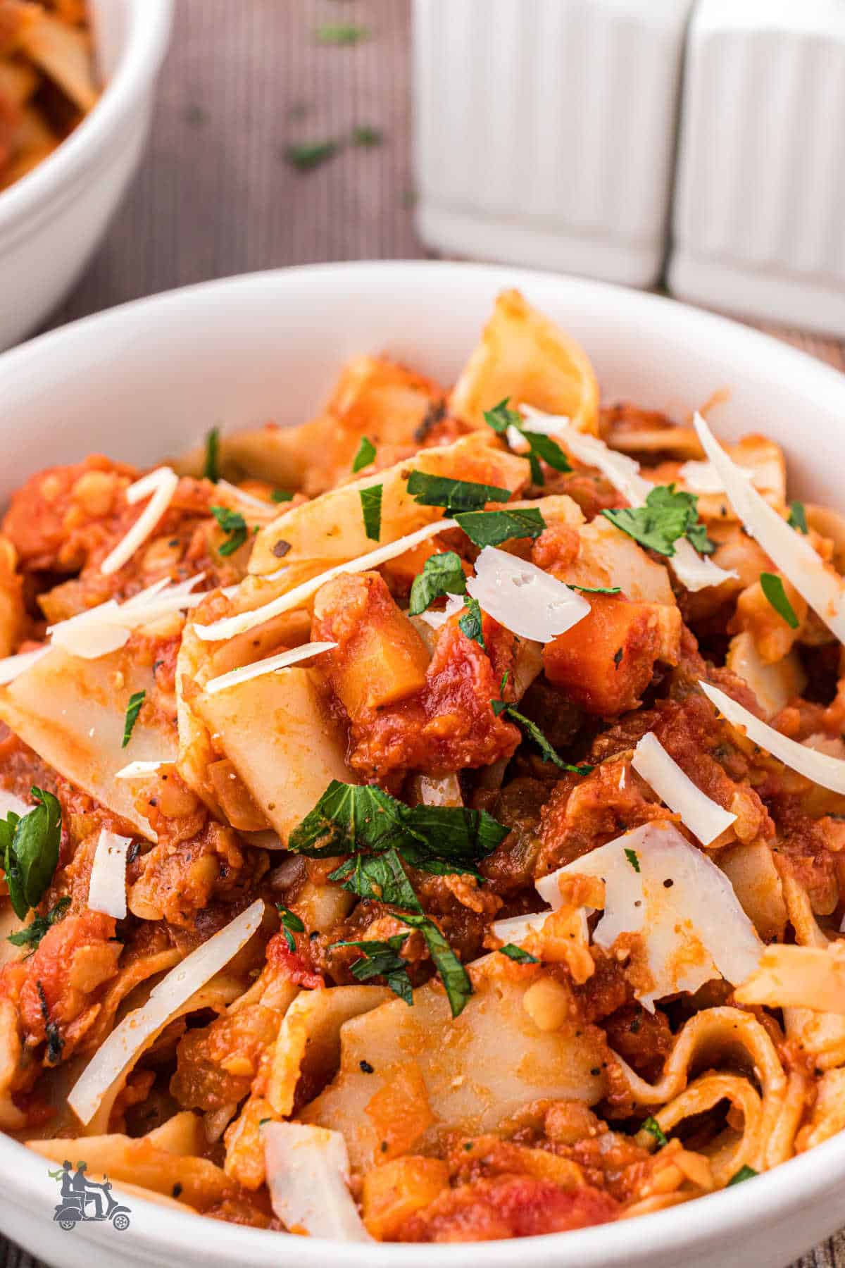 Rustic ragù of lenticchie tossed with broad pasta for a meatless dinner. 